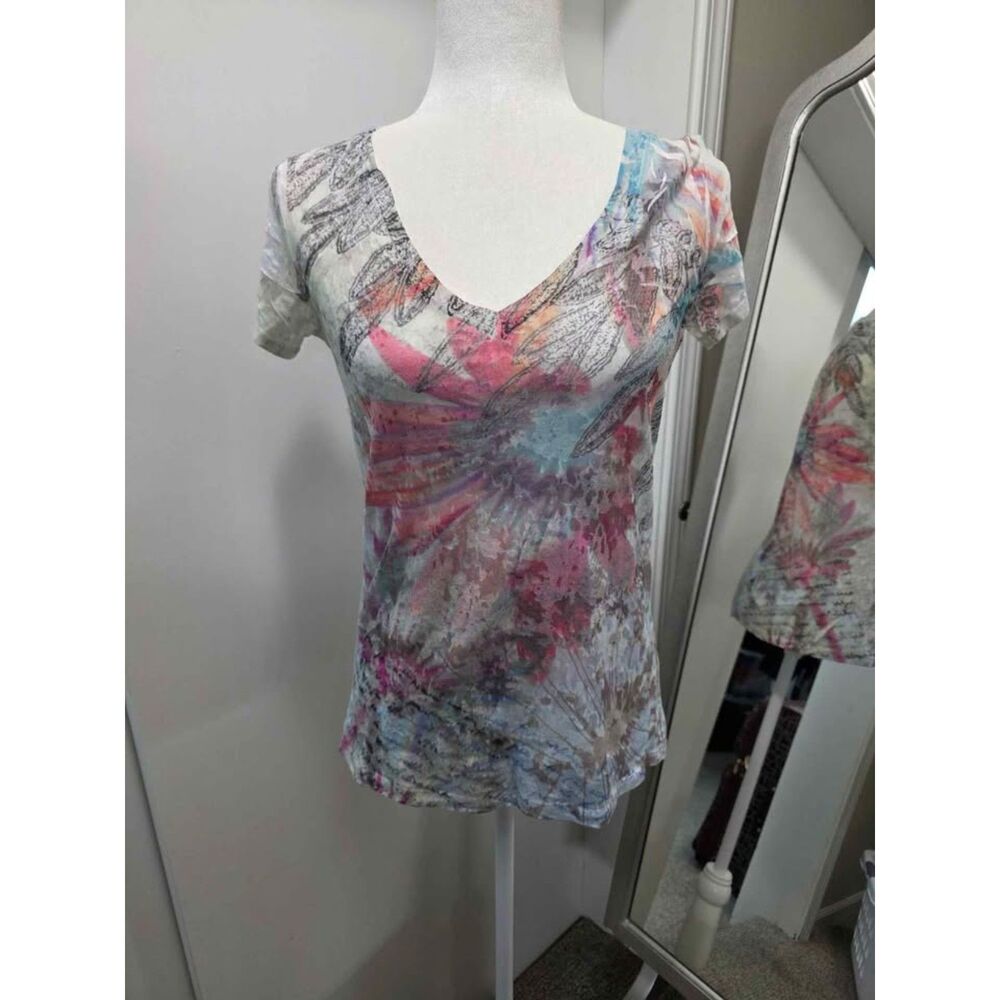 Daytrip Floral V-Neck Short Sleeve Top Size Medium